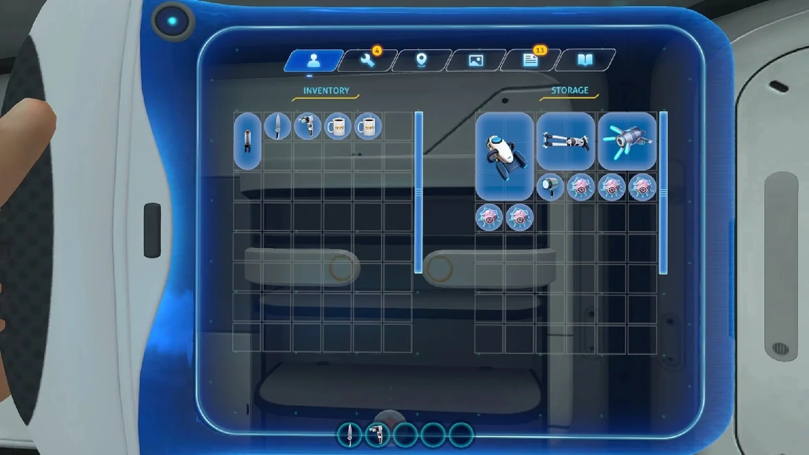 Инвентарь и хранилище с предметами в PDA Subnautica